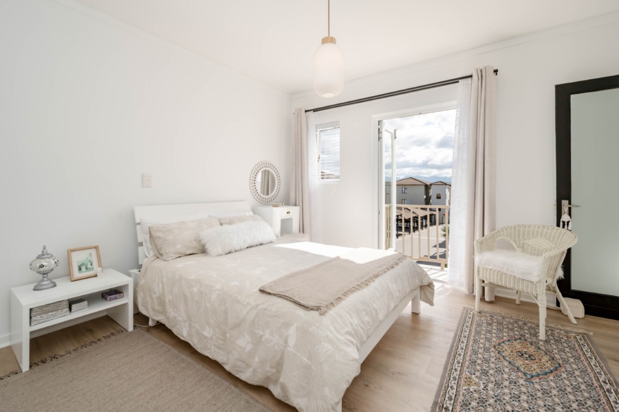 2 Bedroom Property for Sale in Bowtie Western Cape